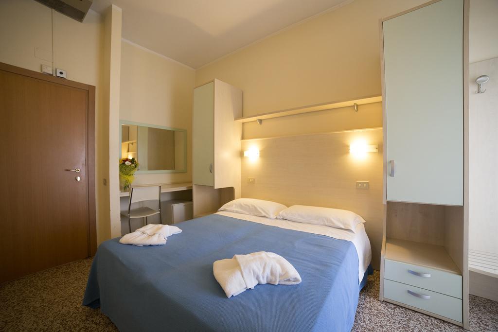 רימיני Hotel Europa מראה חיצוני תמונה