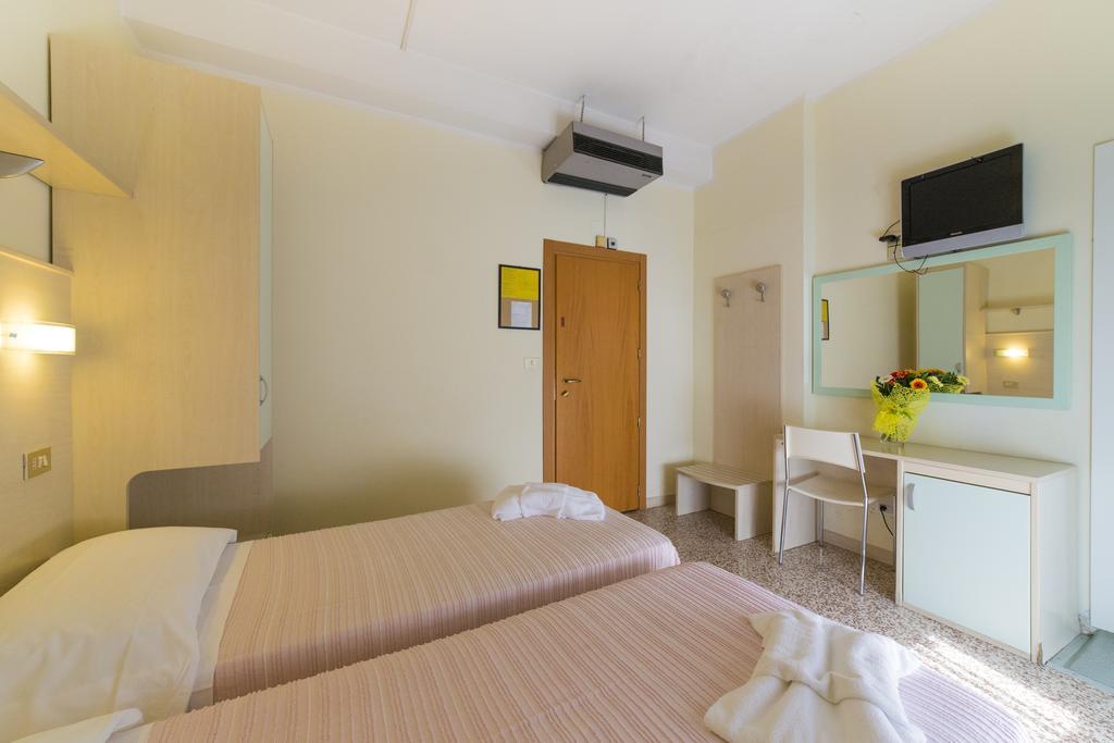 רימיני Hotel Europa מראה חיצוני תמונה