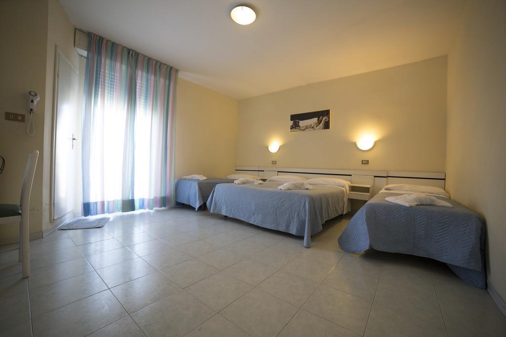 רימיני Hotel Europa מראה חיצוני תמונה