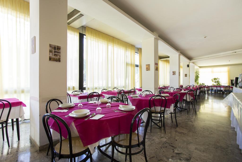 רימיני Hotel Europa מראה חיצוני תמונה
