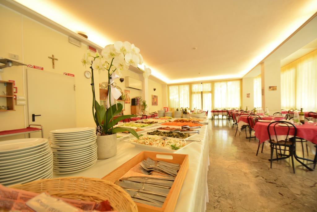 רימיני Hotel Europa מראה חיצוני תמונה