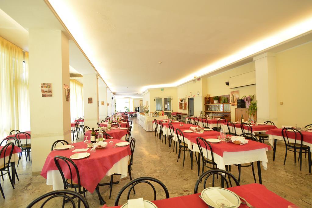 רימיני Hotel Europa מראה חיצוני תמונה